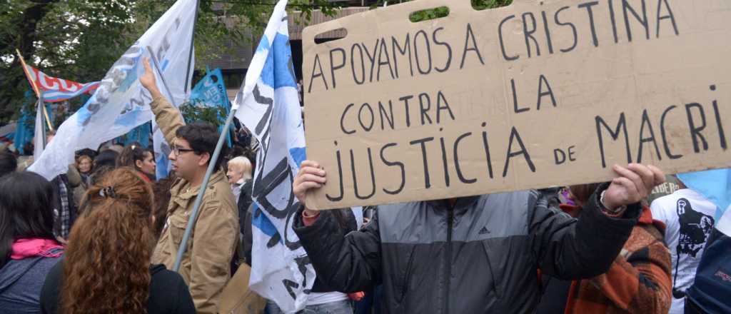 En Mendoza tambi&eacute;n se manifestaron por Cristina Kirchner