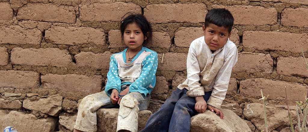 ¿Recuperación o rebote? La pobreza volvió a índices "pre Milei" 