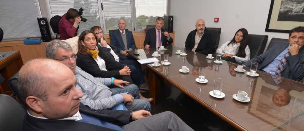 Padres enojados: estuvieron con el rector de la UNCuyo y sigue el paro