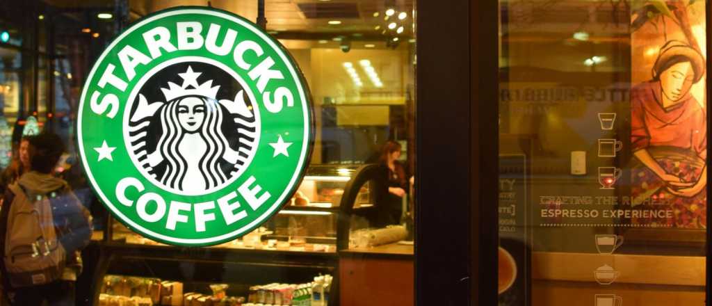 Le robaron en un Starbucks y la empresa deber&aacute; indemnizarlo