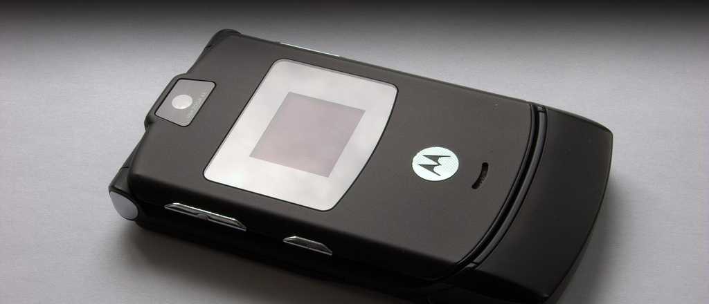 &iquest;Por qu&eacute; algunos famosos a&uacute;n utilizan los celulares con tapa?