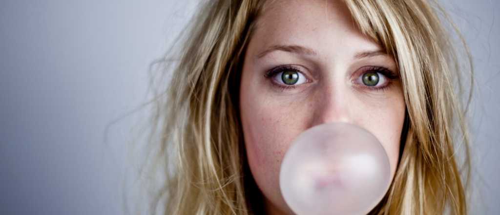 ¿Qué pasa en tu cuerpo cuando te tragás un chicle?
