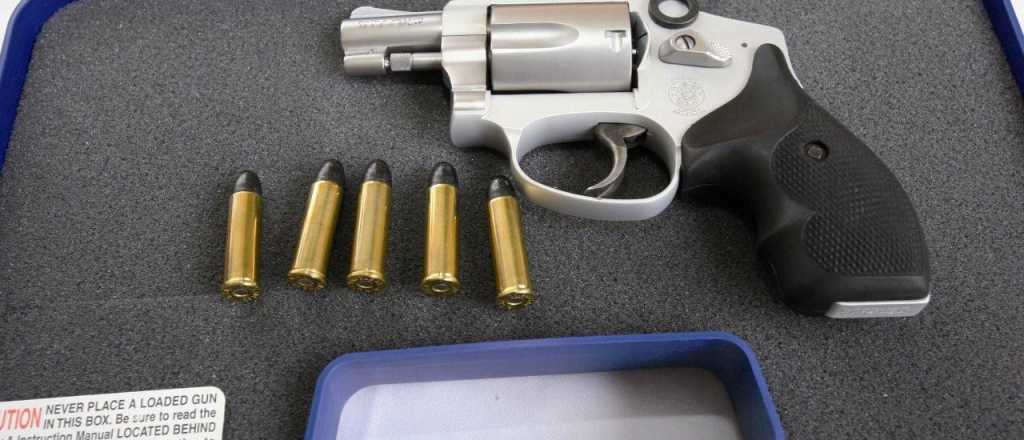 En Mendoza pod&eacute;s comprar un arma por Facebook o en una esquina