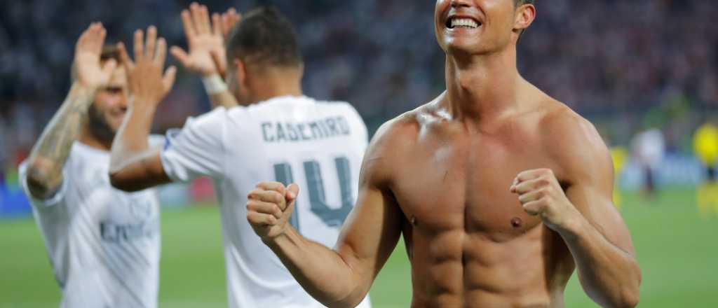 Ronaldo us&oacute; el Mannequin Challenge para posar semidesnudo