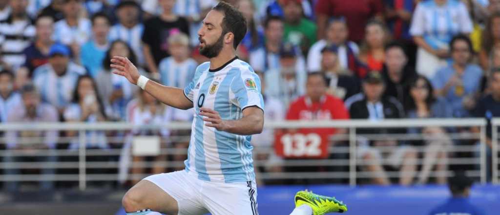 Ofrecen una fortuna y otro jugador de la selección por Higuaín