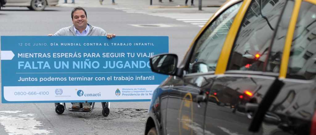 El ministro de Trabajo hizo un piquete para concientizar