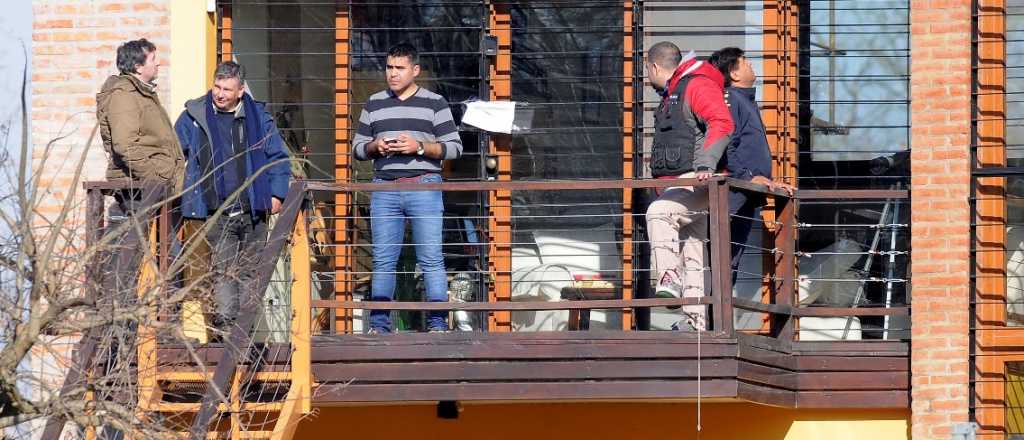 Allanamiento en la casa de L&oacute;pez: rompen paredes buscando plata