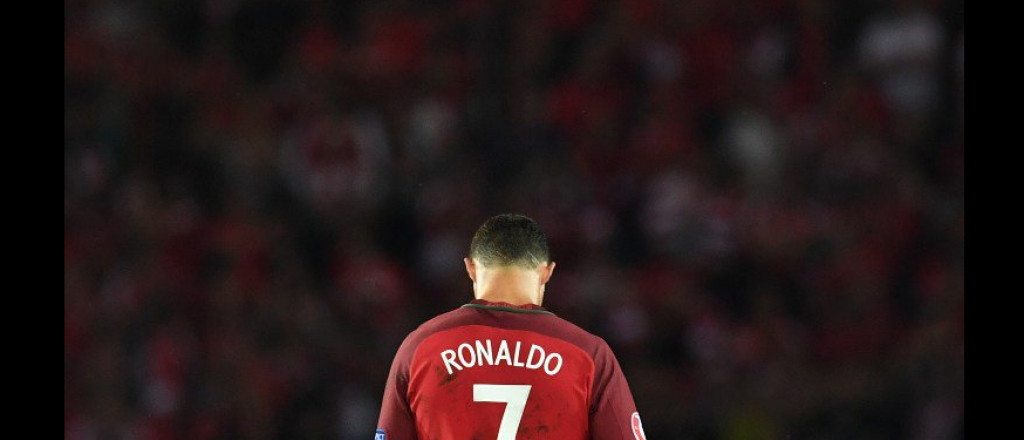 Ronaldo, enojado y agresivo, tuvo un p&eacute;simo gesto con un periodista