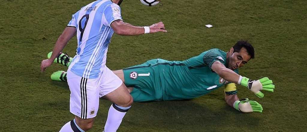 Copa Am&eacute;rica: el pap&aacute; de Higua&iacute;n defendi&oacute; al Pipita y "culp&oacute;" a Messi