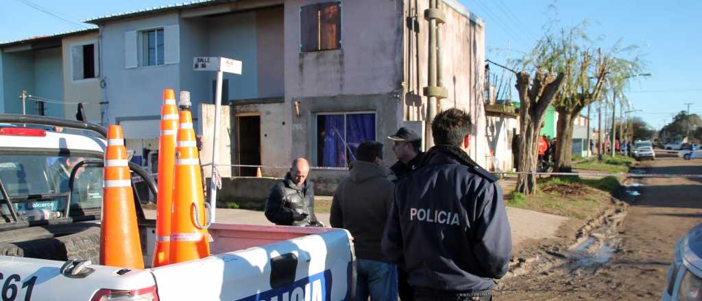 Mató a sus tres hijos, a su esposa, degolló a un vecino y se ahorcó