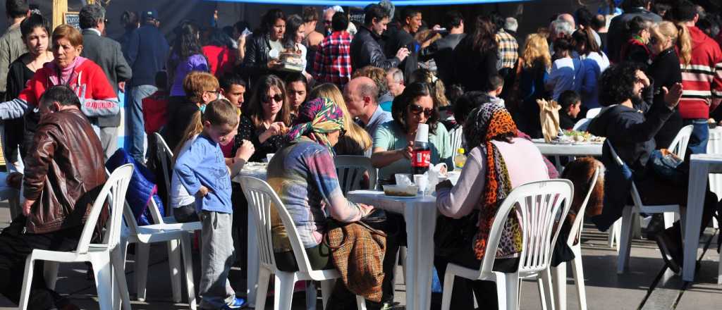 Comienza el 7&deg; Encuentro de Artesanos en la Plaza Independencia 