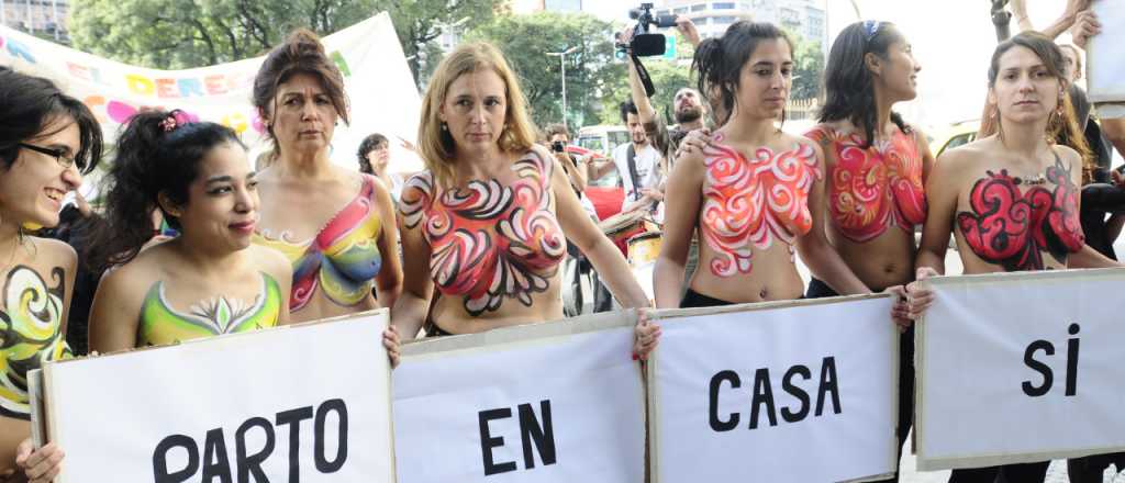 Parto casero: imputaron a los padres por homicidio del bebé