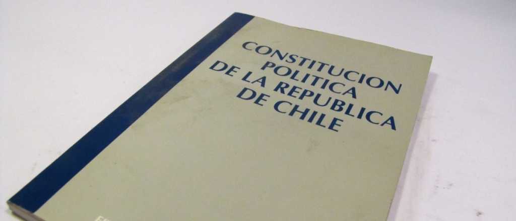 Encuesta: el 72% de los chilenos quiere una nueva Constitución
