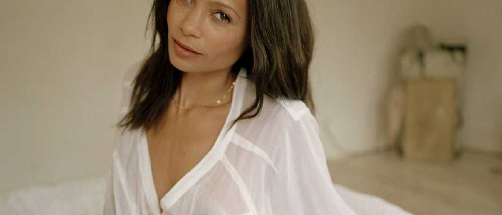 Famosa actriz apoya (con foto) dar el pecho en p&uacute;blico y el parto casero