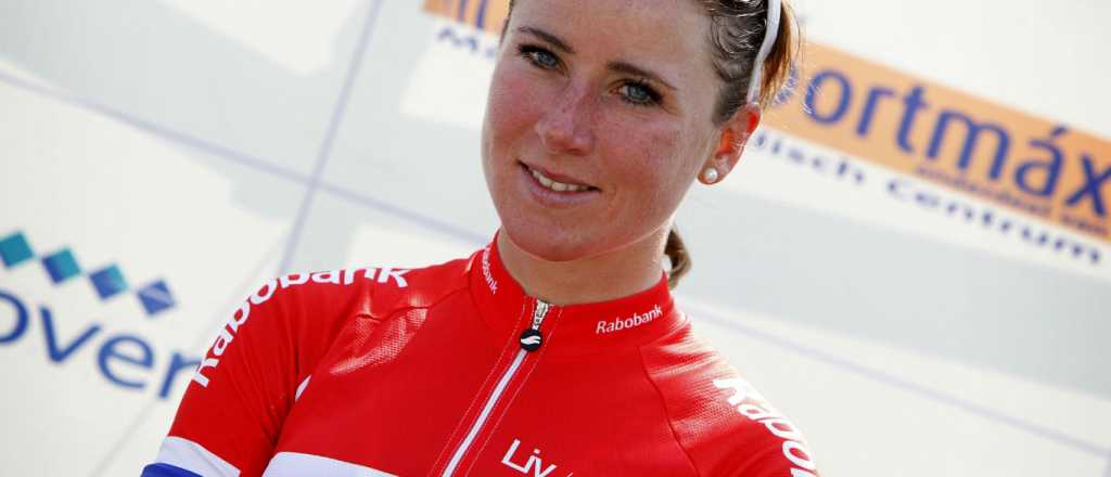 Video: Dur&iacute;sima ca&iacute;da de una ciclista holandesa en los JJOO