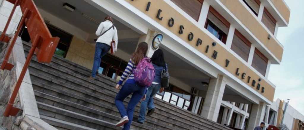 La adhesión al paro de los docentes universitarios fue casi nula en Mendoza