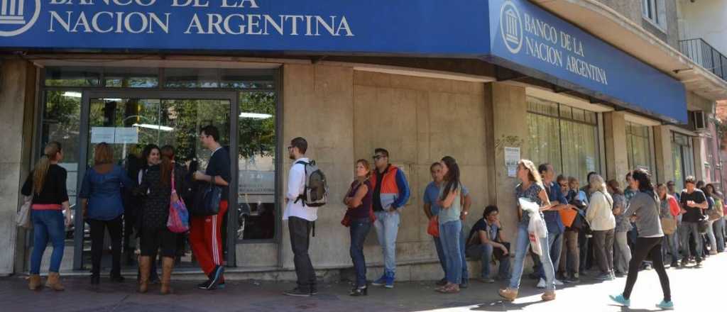 Los empleados estatales de Mendoza cobrarán el sábado con aumento
