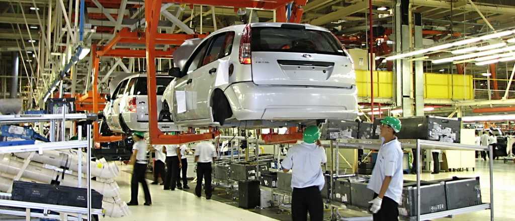 Por la crisis, Ford suspende personal de su planta de Pacheco