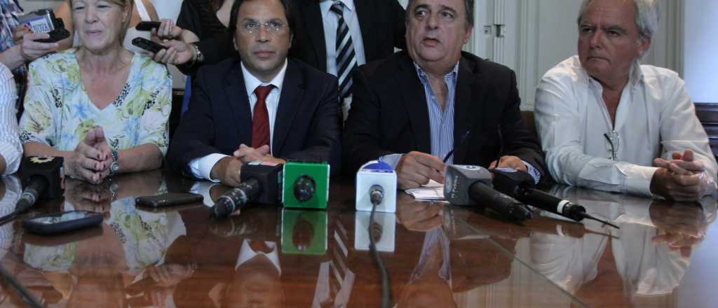 &nbsp;Cinco �No� al plan de Cristina para los esp&iacute;as