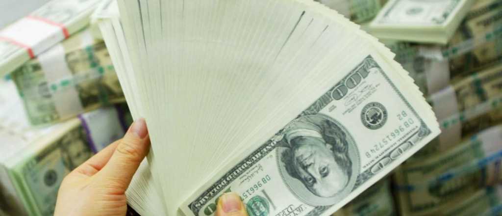 &iquest;Por qu&eacute; no baja la fiebre del d&oacute;lar?