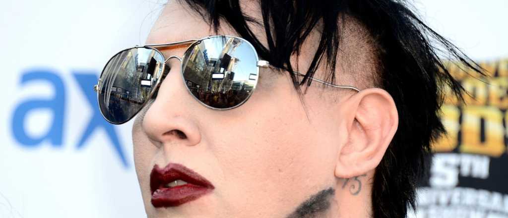 Marilyn Manson despidió a su bajista, acusado de violación