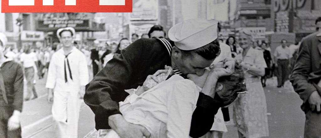 Murió la mujer de la icónica foto del fin de la Segunda Guerra Mundial
