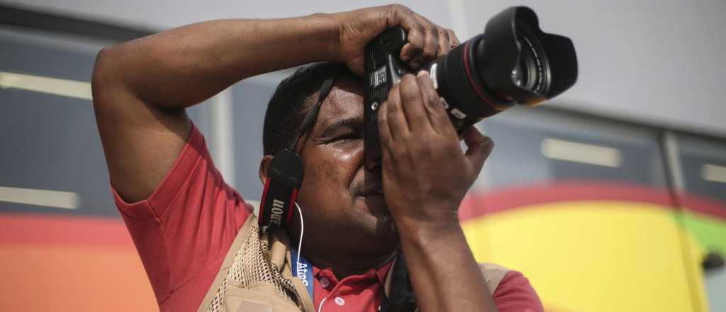 Talento y voluntad: el fotógrafo ciego que cubre los Paralímpicos