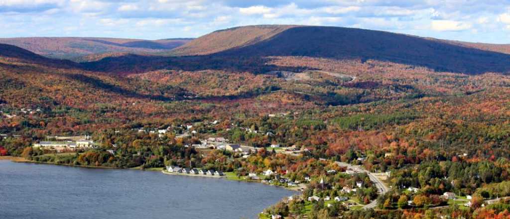 Bienvenidos a Cabo Bret&oacute;n: La isla que te ofrece tierra y trabajo