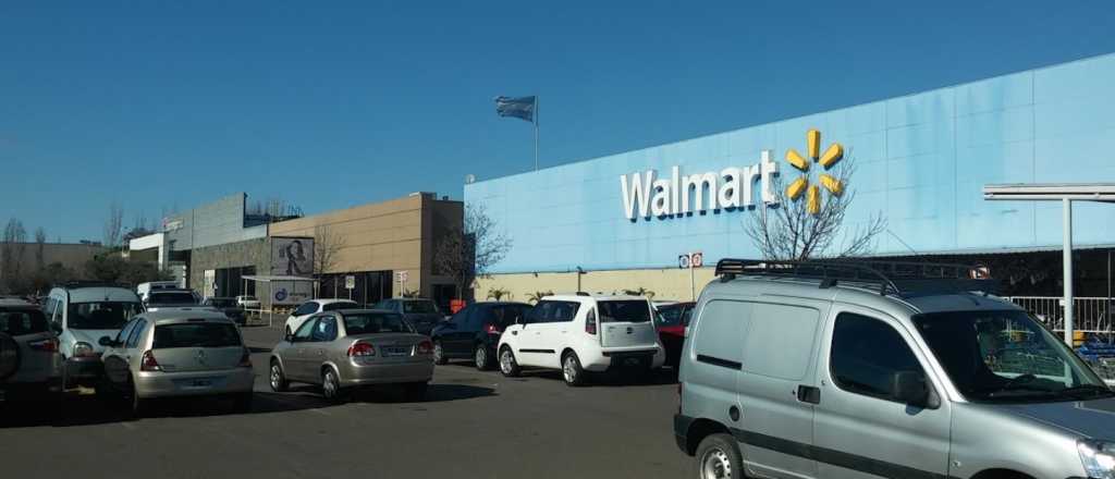 Denunci&oacute; que en Walmart lo trataron de ladr&oacute;n