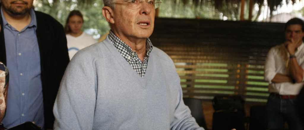 El ex presidente colombiano Álvaro Uribe, preso por una causa que él inició