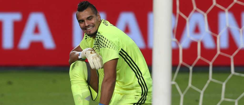 Sergio Romero vendió su autito y se compró dos "naves"