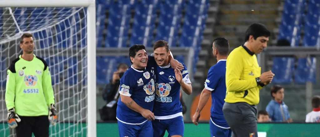 En el Partido por la Paz, Maradona se pele&oacute; con Ver&oacute;n