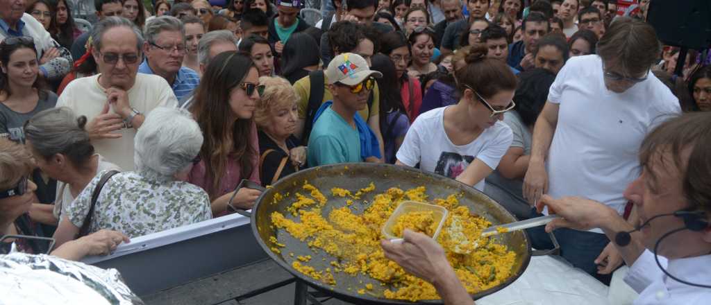 Cocineros por la Ciudad: Borja Blázquez encantó con su paella