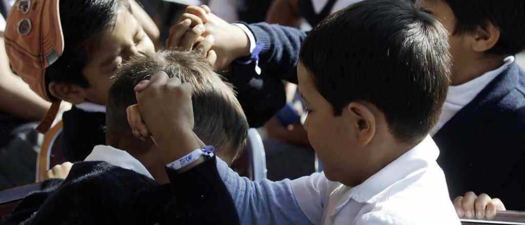 Filman a ni&ntilde;os de una escuela a los golpes: "Dale, pegale, pegale"